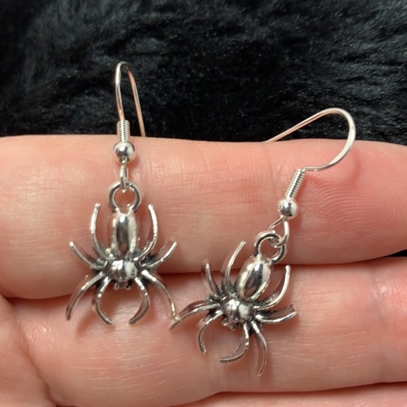 🖤925 hook-Spider Earrings - Picture 1 of 6